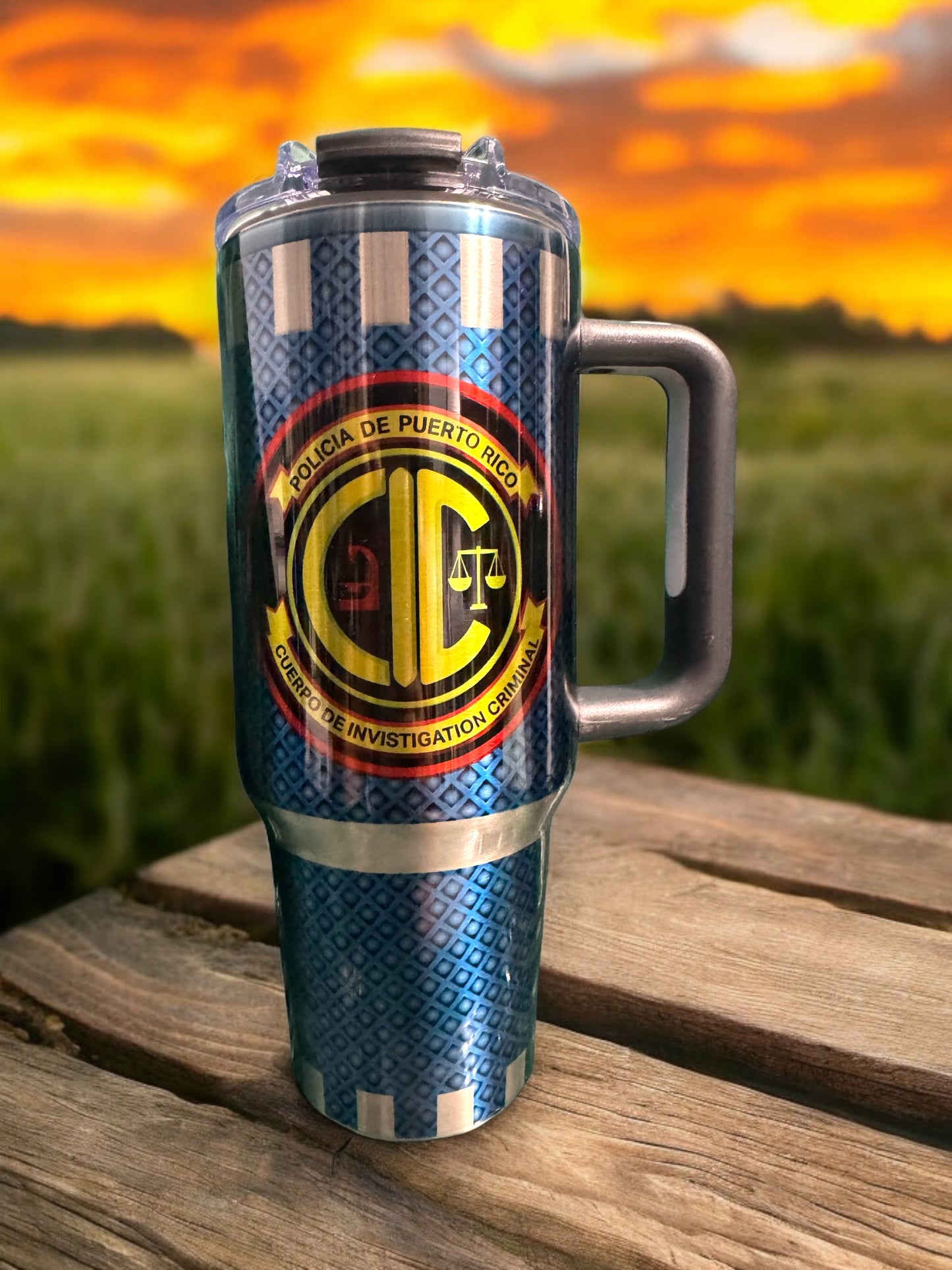 Vaso de la  Policia De Puerto Rico 40 oz.